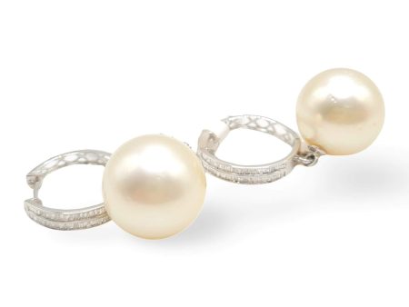 #TheSALE | Pearl Baguette Diamond Earring 18kt Online