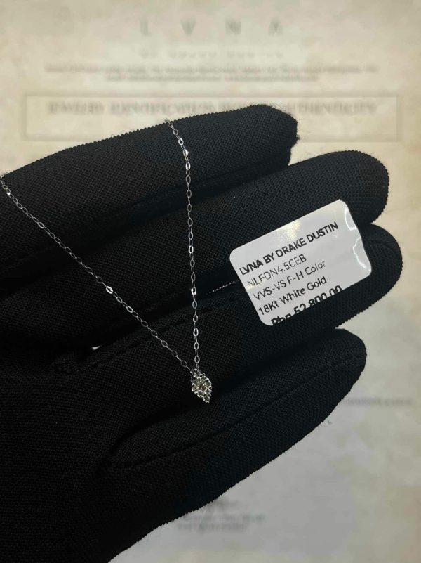 #LVNA2024 | Large Leaf Diamond Necklace in 16-18” 18kt White Gold Chain Hot on Sale