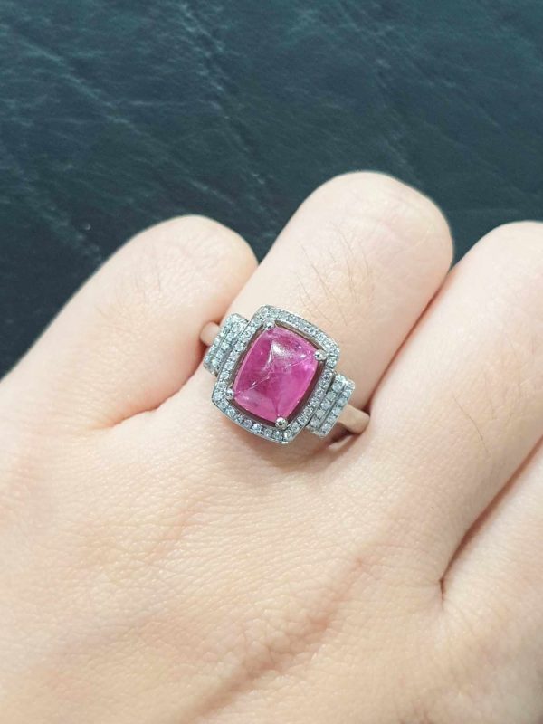 #LVNAPP | Natural Cabochon Pink Ruby Gemstones Diamond Ring 18kt on Sale