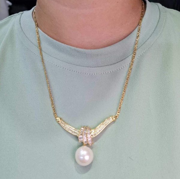 #TheSALE | Baguette Swirl Pearl Diamond Necklace 14kt Fashion