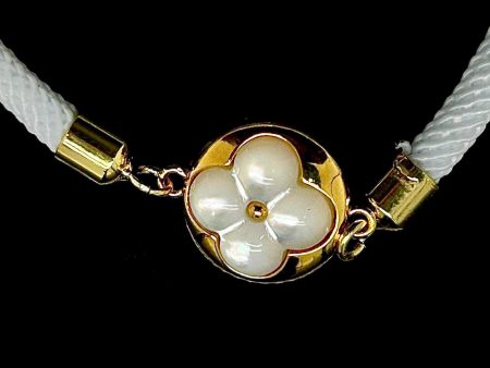 #GOLD2024 | 18kt Mother of Pearl Center Adjustable White Bracelets For Discount