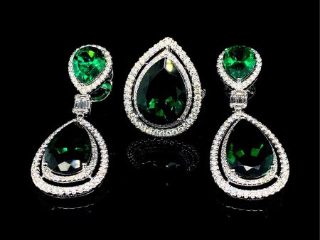 PREORDER |Pear Green Emerald Gemstones Diamond Jewelry Set 14kt Online now