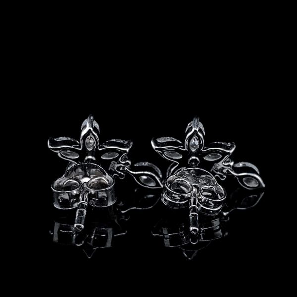 Star Falling Stud Diamond Earrings 18kt Fashion