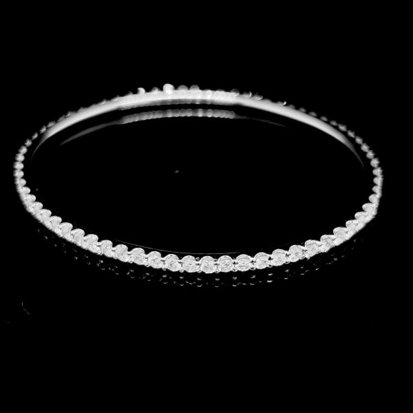 Round Paved Bangle Diamond Bracelet 18kt Fashion