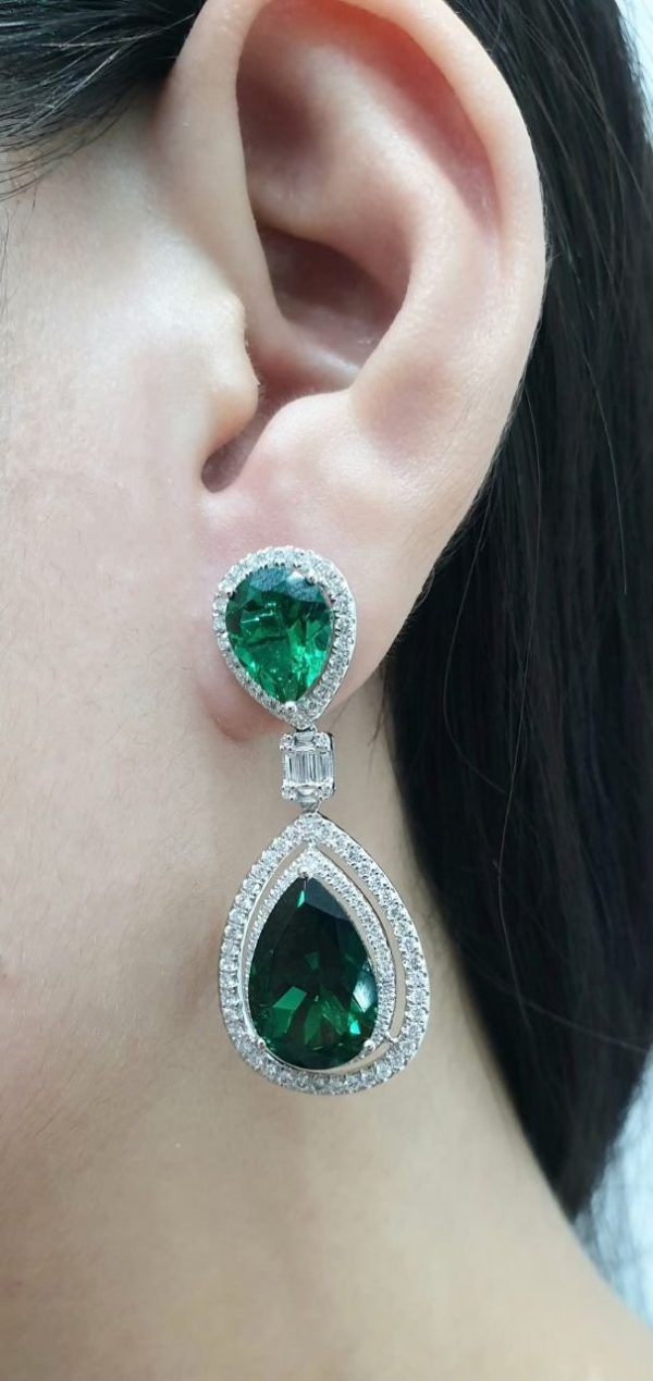 PREORDER |Pear Green Emerald Gemstones Diamond Jewelry Set 14kt Online now