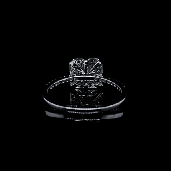 Square Paved Diamond Ring 18kt For Sale