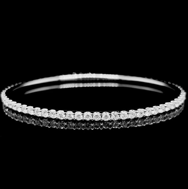 Round Paved Bangle Diamond Bracelet 18kt Fashion