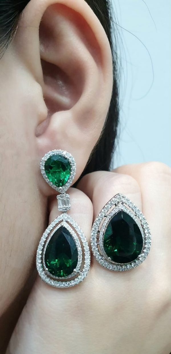 PREORDER |Pear Green Emerald Gemstones Diamond Jewelry Set 14kt Online now