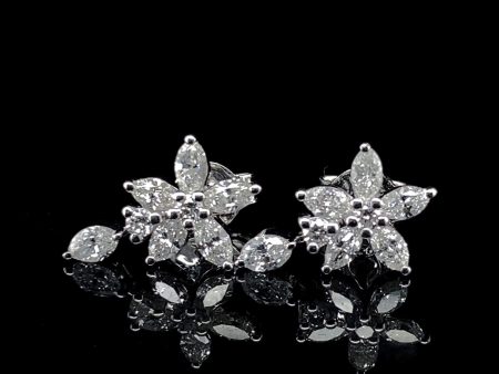 Star Falling Stud Diamond Earrings 18kt Fashion